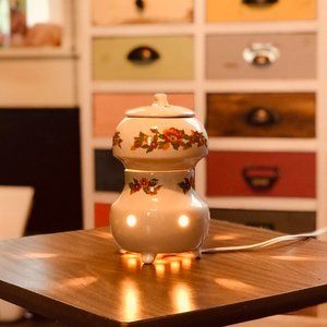 Vintage Wax / Oil Warmer - Aromatherapy - Robeson